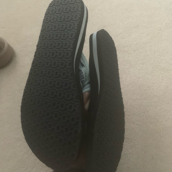 L.L. Bean Flip Flops - Picture 5 of 5